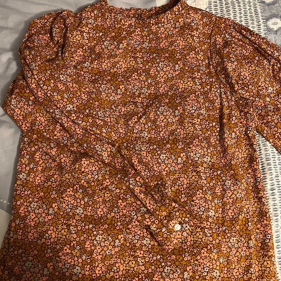 NWT XS Universal Thread ruffle neck, puffy sleeve top - Picture 1 of 2